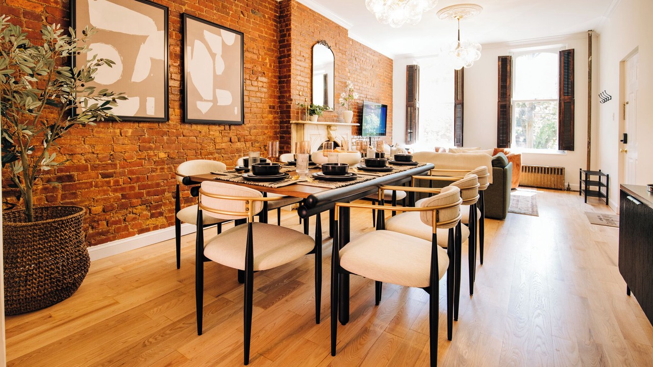 Photo of Livingroom in Historic Downtown