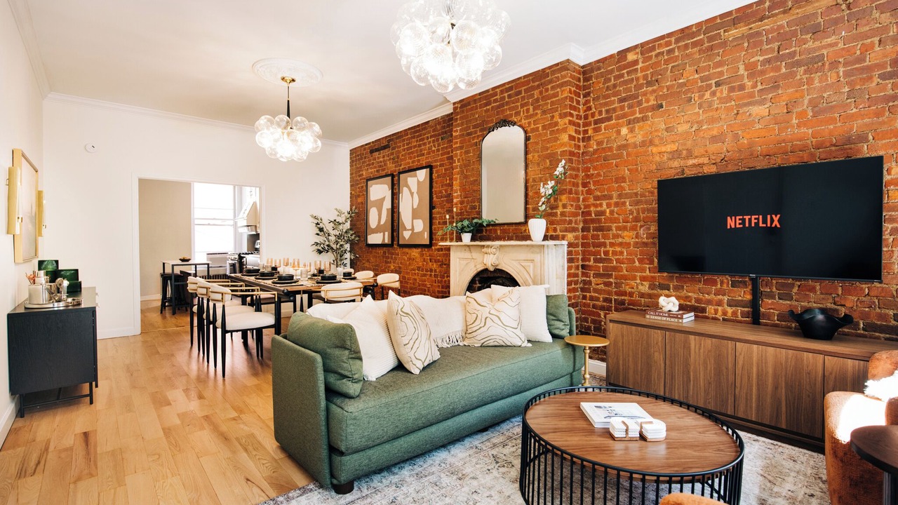 Photo of Livingroom in Historic Downtown
