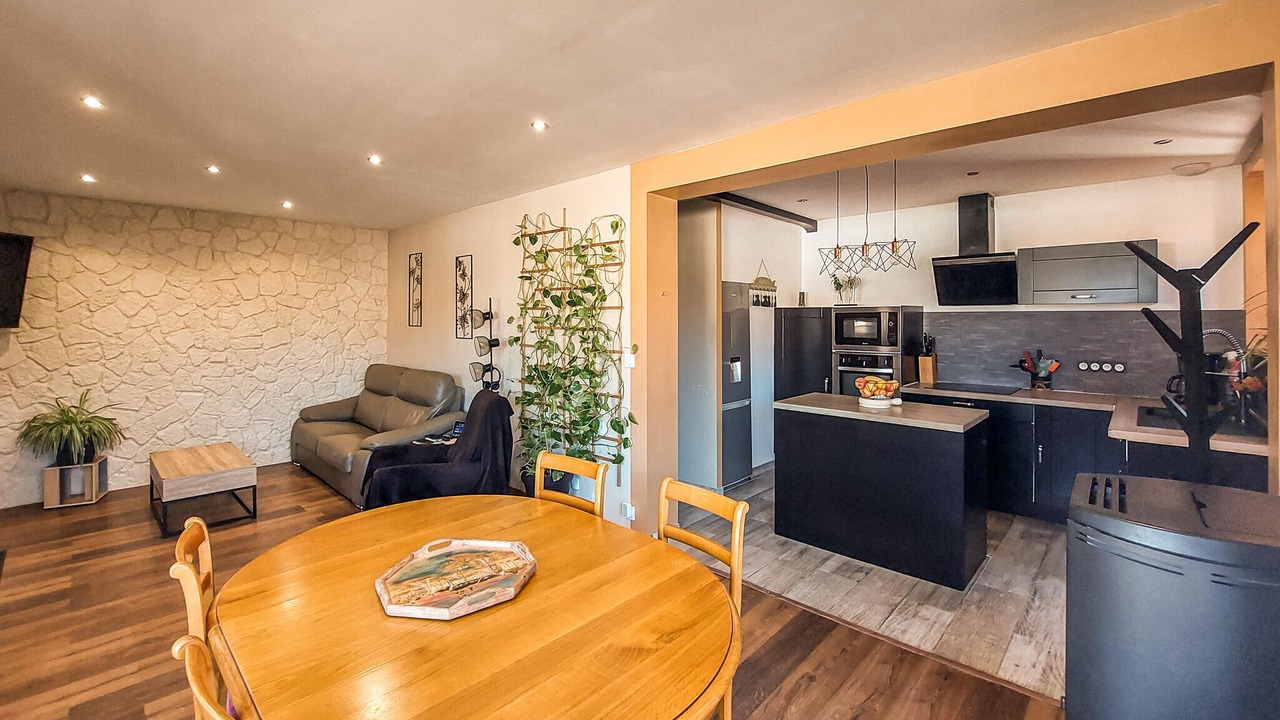 Photo of Bedroom in Saint-Michel-Chef-Chef
