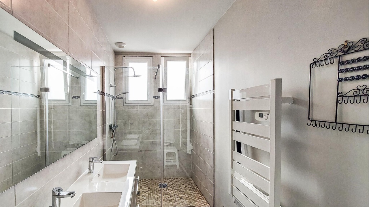Photo of Bathroom in Saint-Michel-Chef-Chef