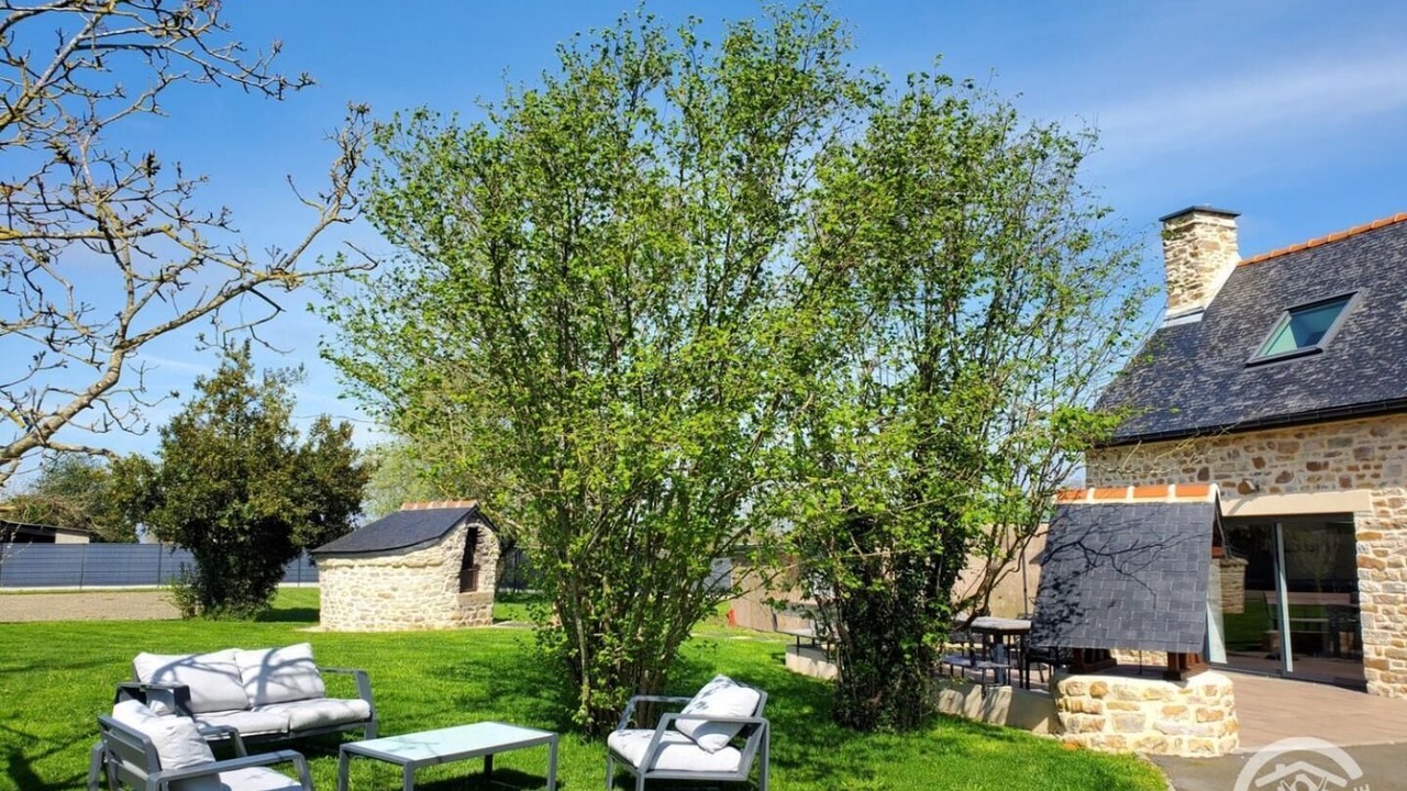 Photo of Patio Balcony in La Bouexiere