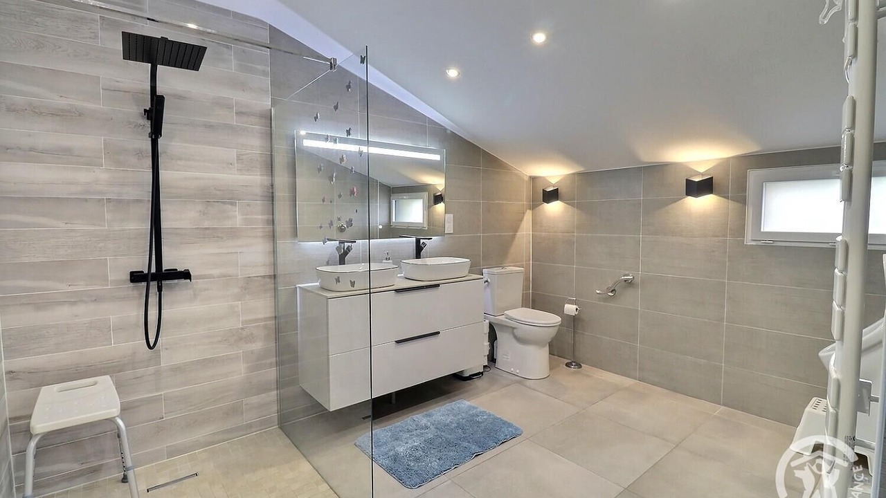 Photo of Bathroom in La Bouexiere