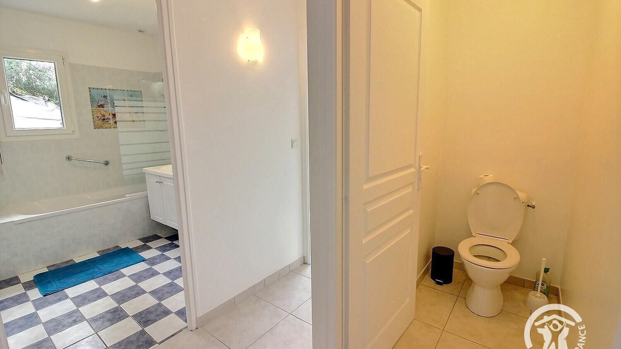 Photo of Bathroom in Lannion