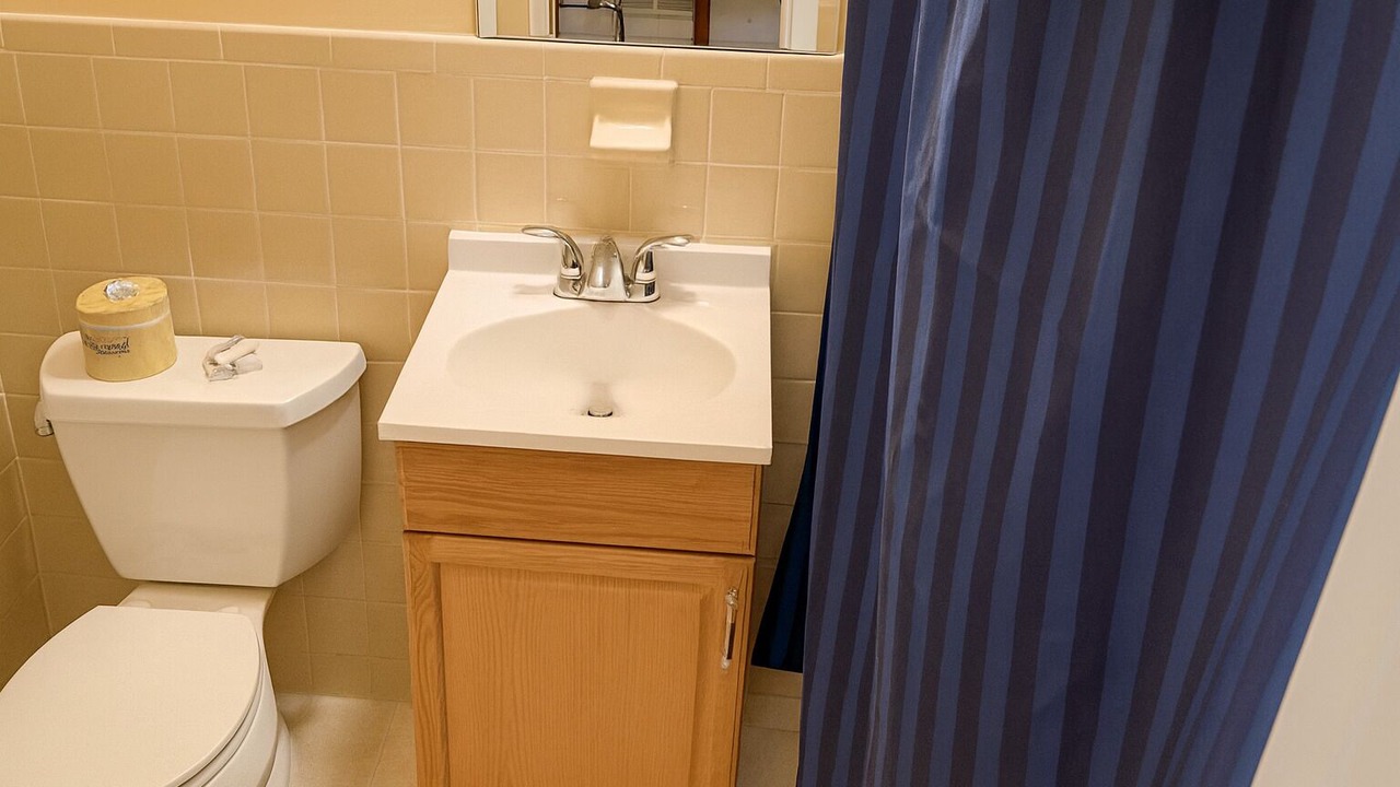Photo of Bathroom in Grissom - Highland