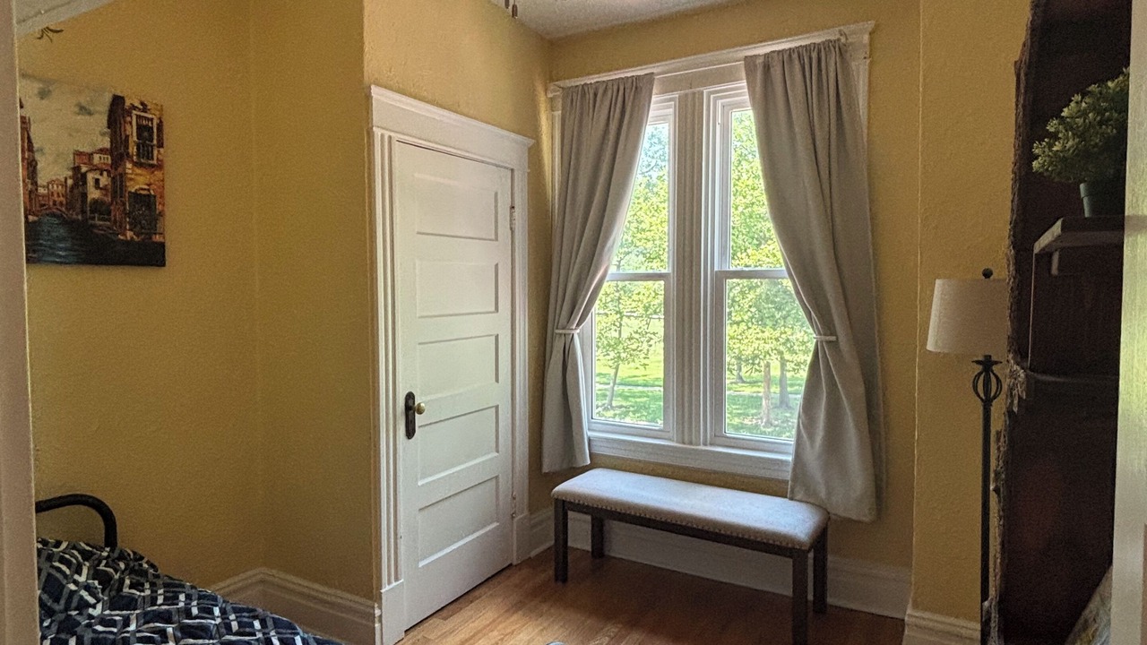 Photo of Bedroom in Tower Grove South