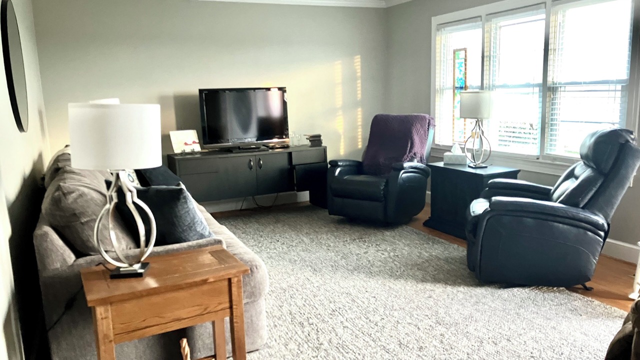 Photo of Livingroom in Peters Creek