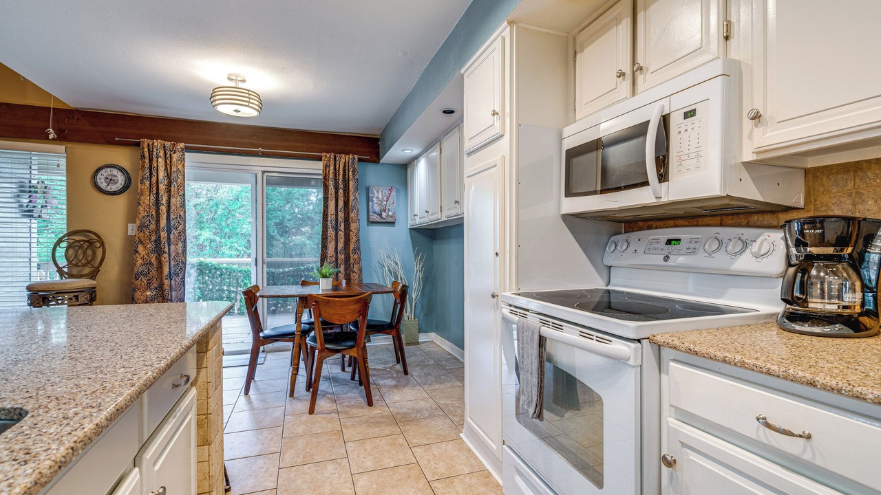 Photo of Kitchen in Point Venture