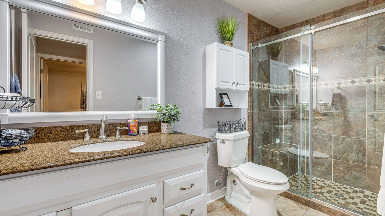 Photo of Bathroom in Point Venture