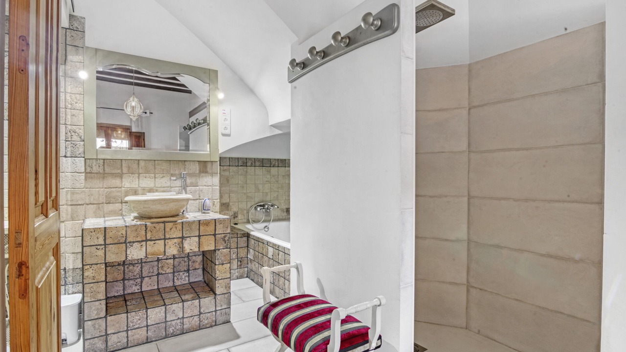 Photo of Bathroom in Jalon