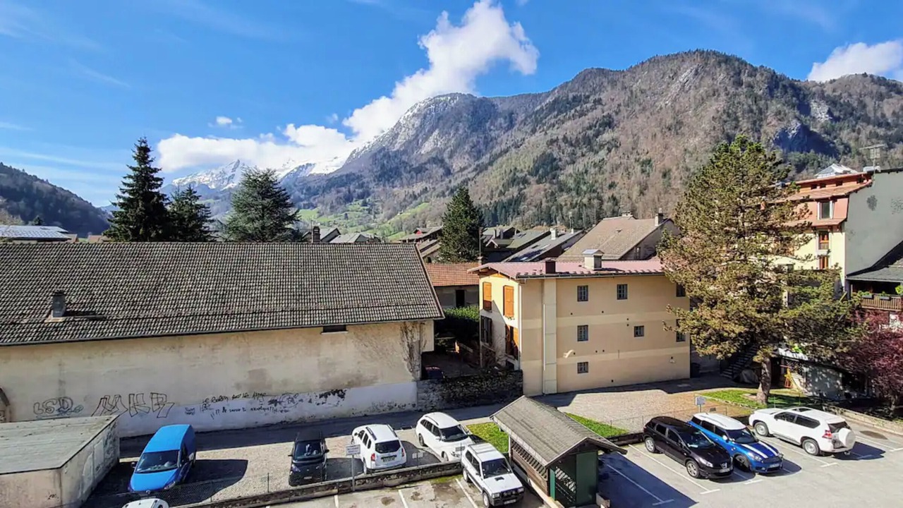 Photo of Outdoor in Thones