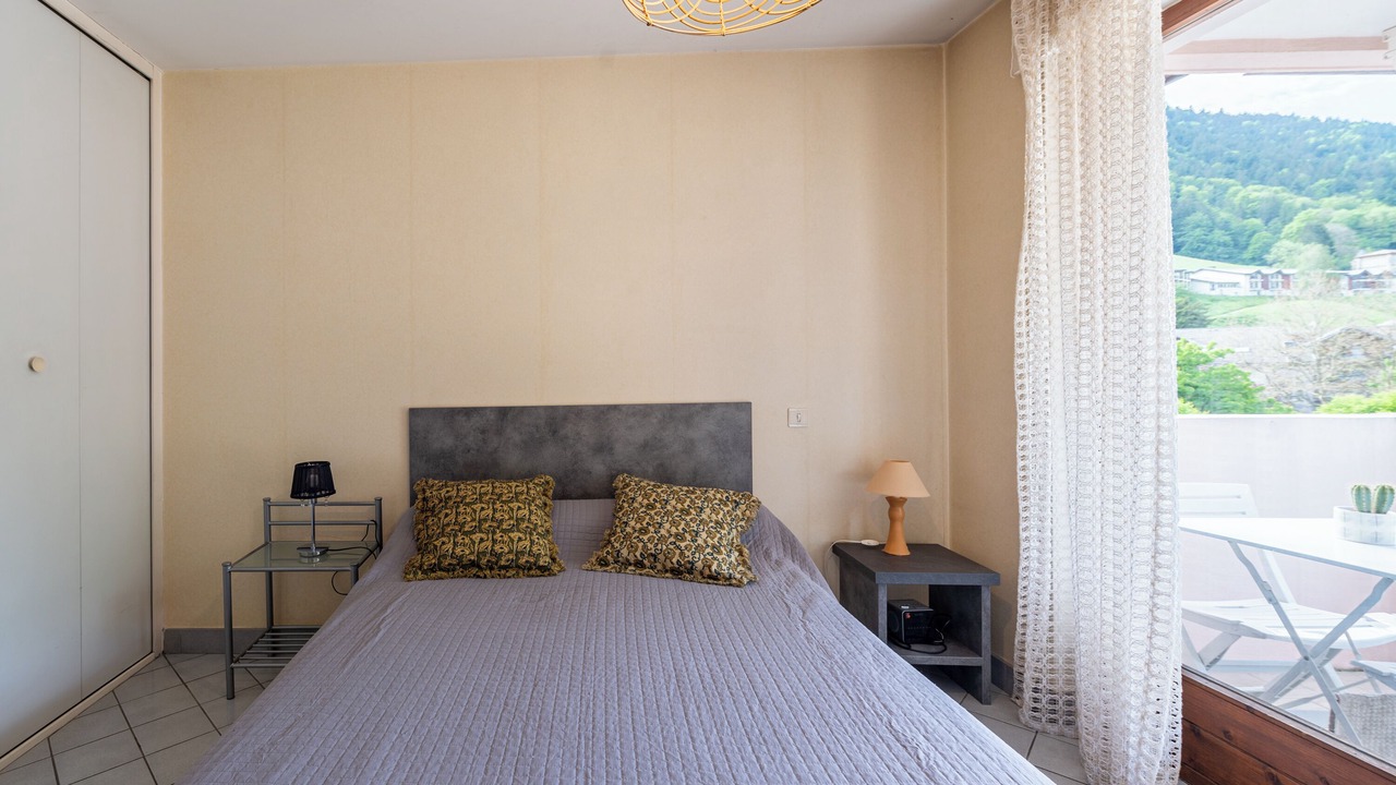 Photo of Bedroom in Thones