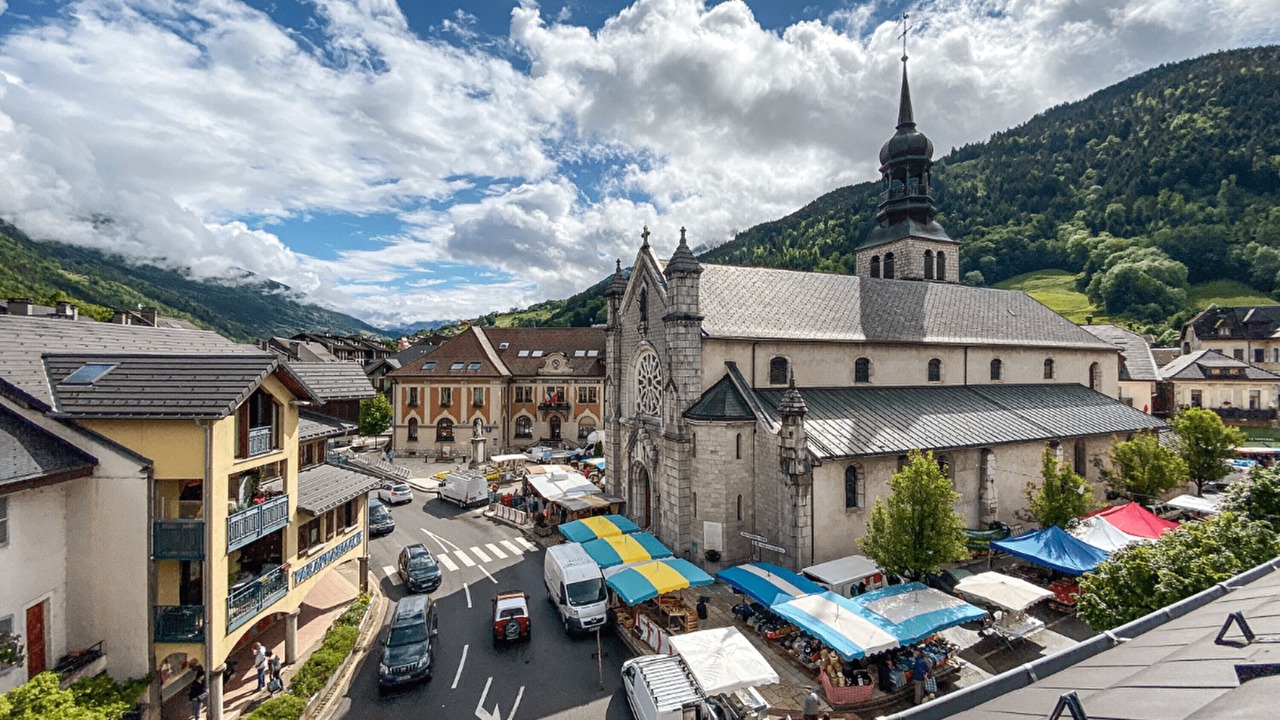 Photo of Others in Thones