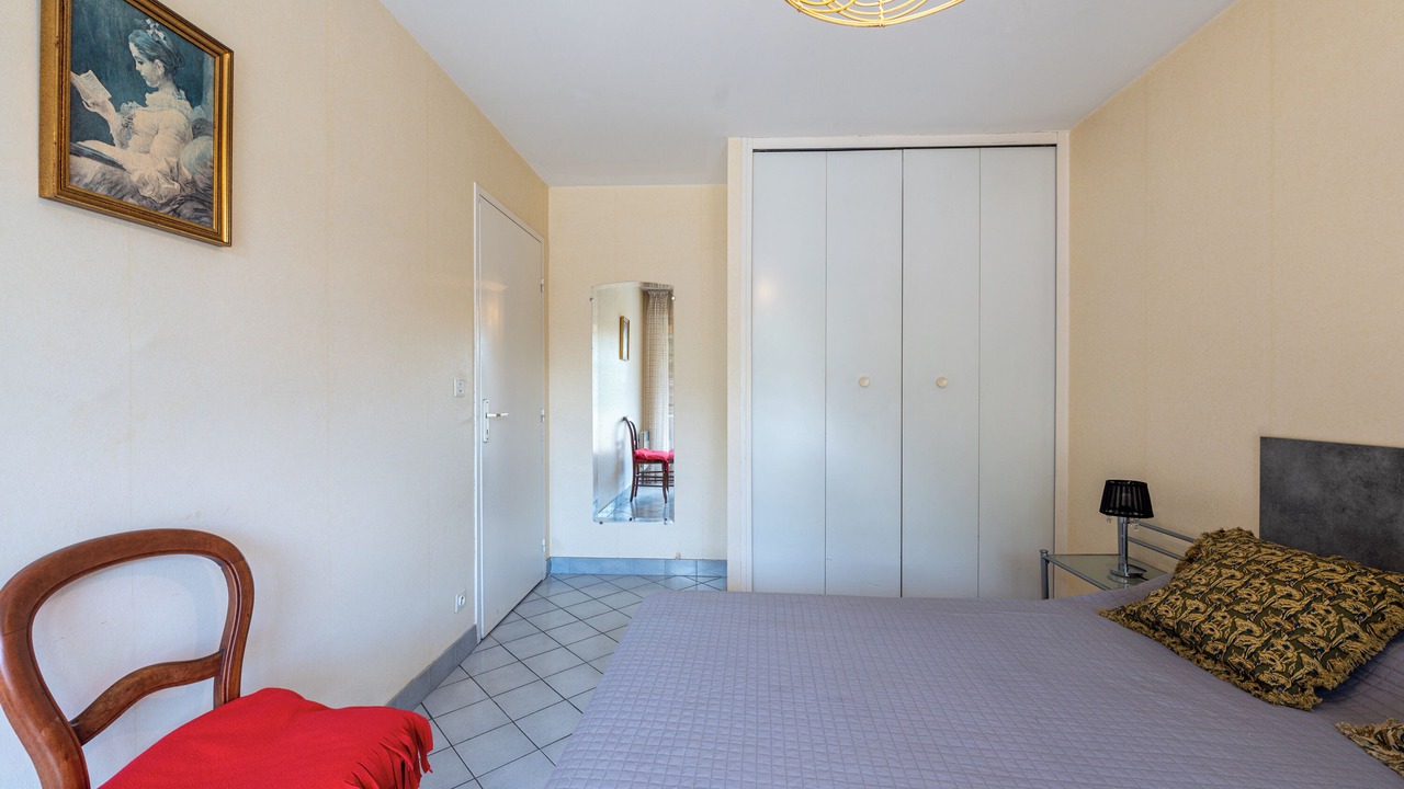 Photo of Bedroom in Thones