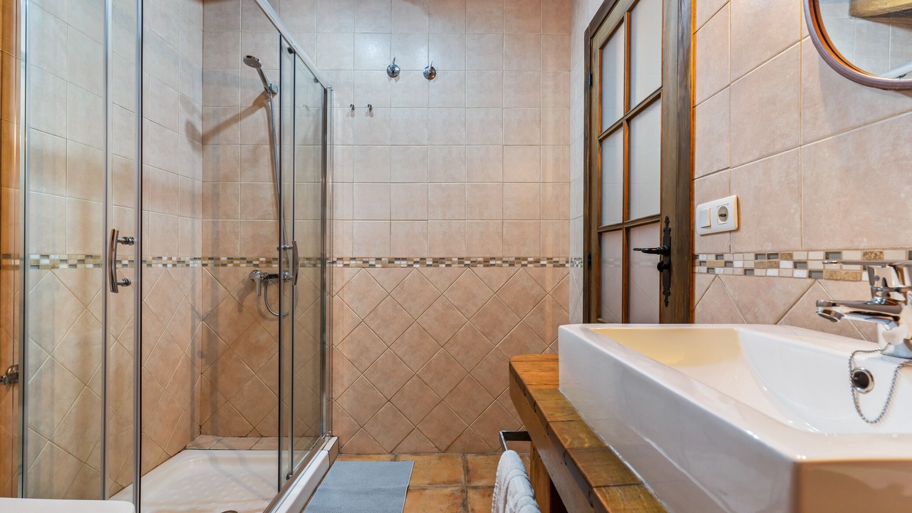 Photo of Bathroom in Cardes