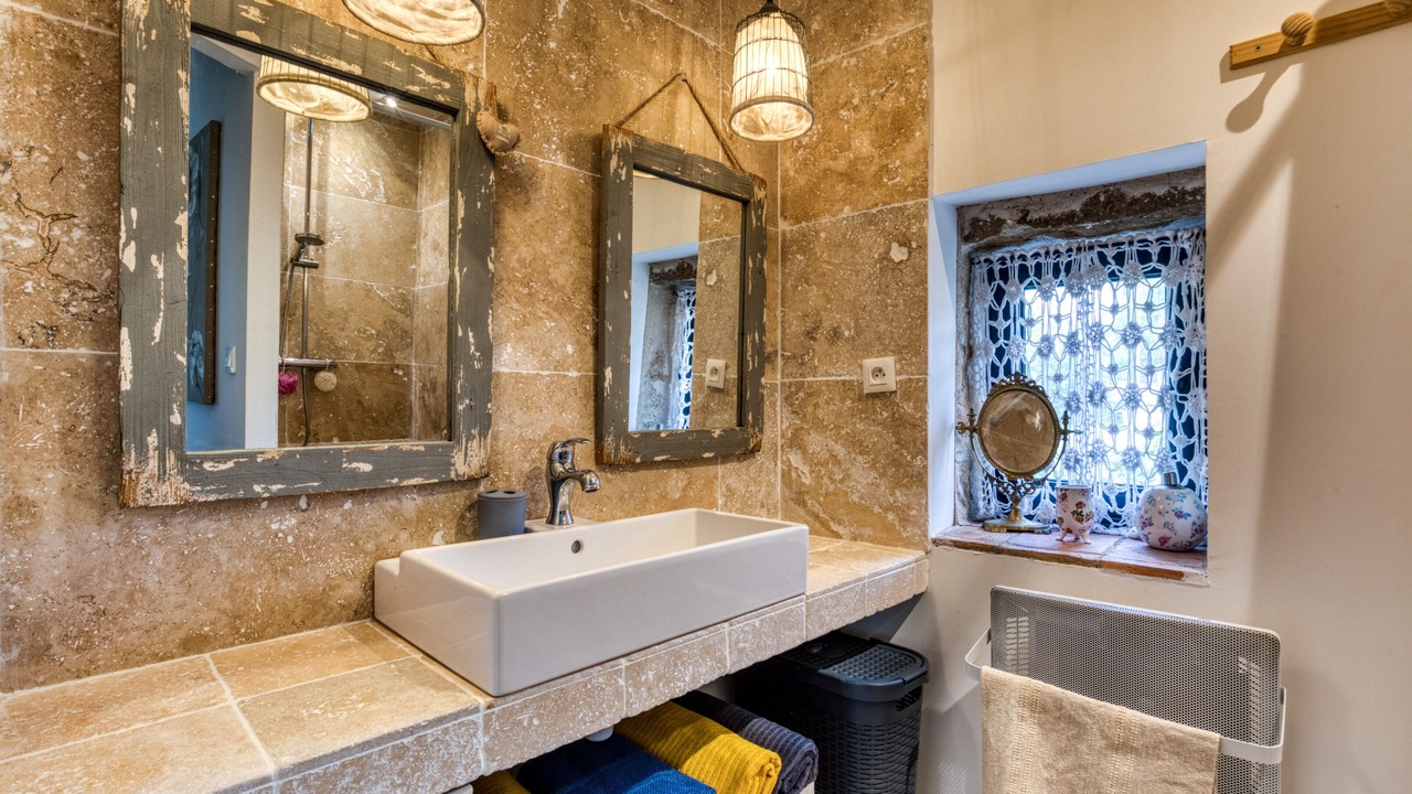 Photo of Bathroom in La Tour-Sur-Orb