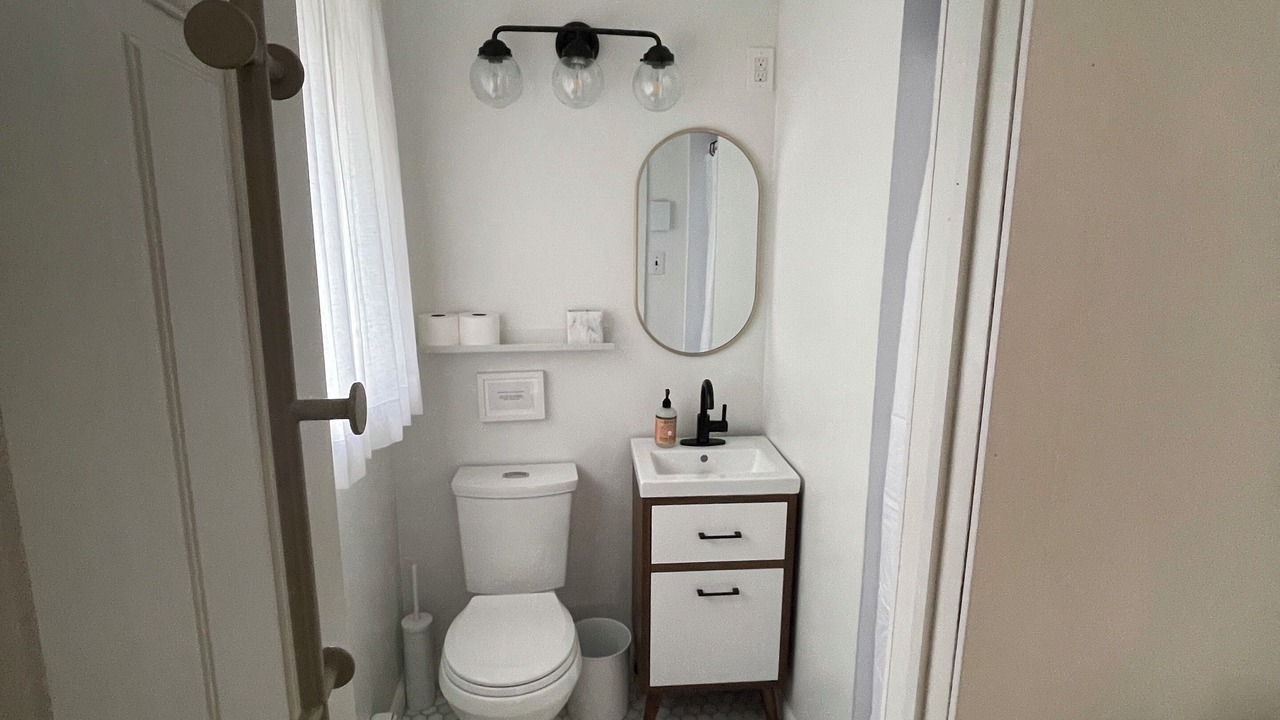Photo of Bathroom in Woodridge