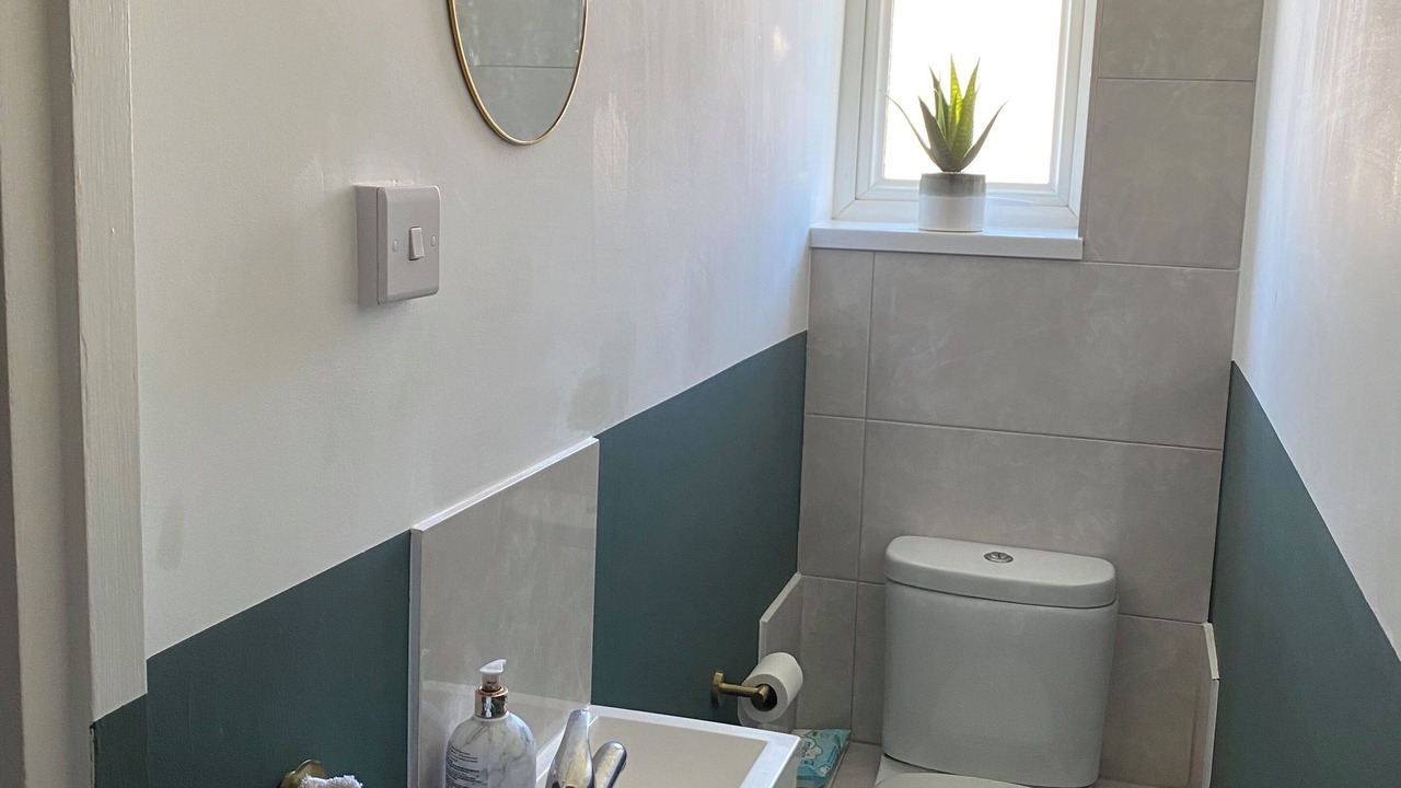 Photo of Bathroom in Lee