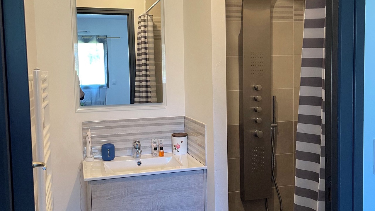 Photo of Bathroom in Plouer-sur-Rance