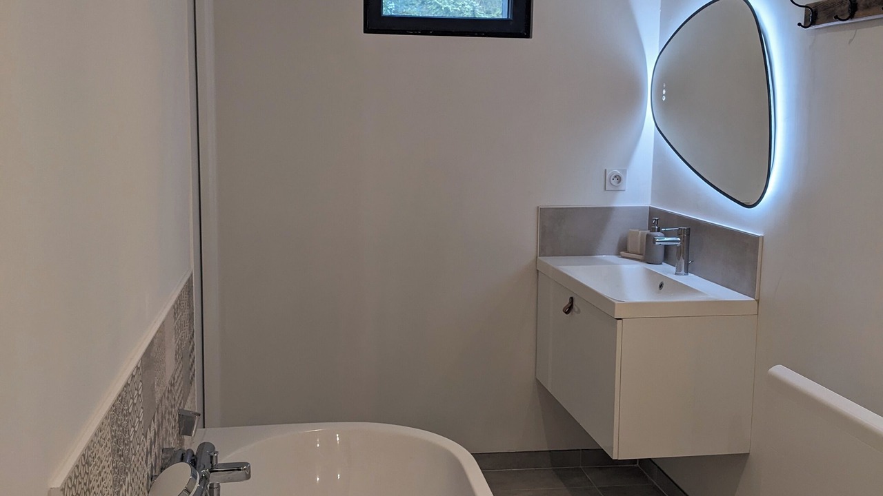 Photo of Bathroom in Fourneville