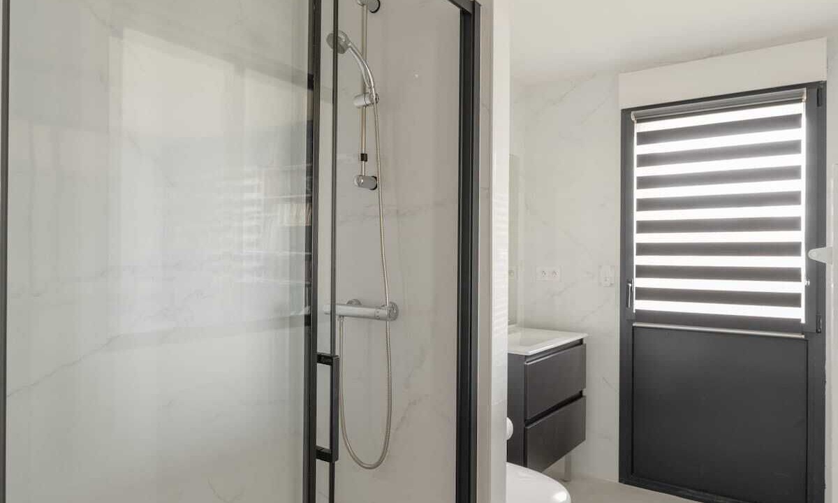 Photo of Bathroom in Porspoder