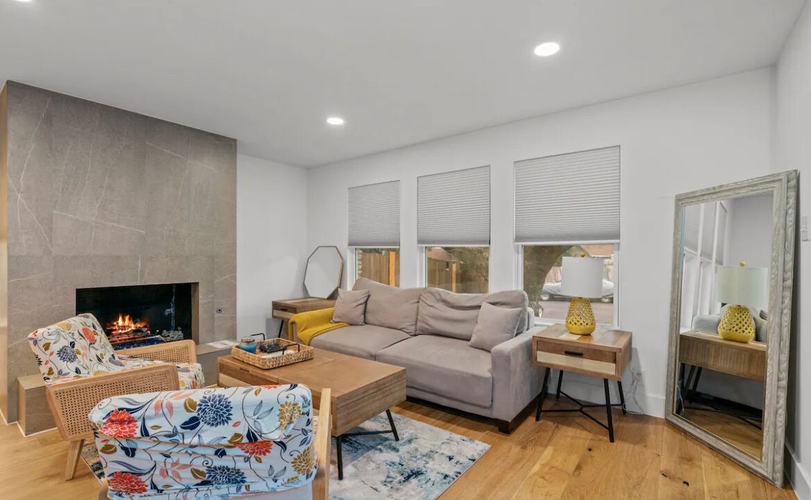 Photo of Livingroom in McNeil
