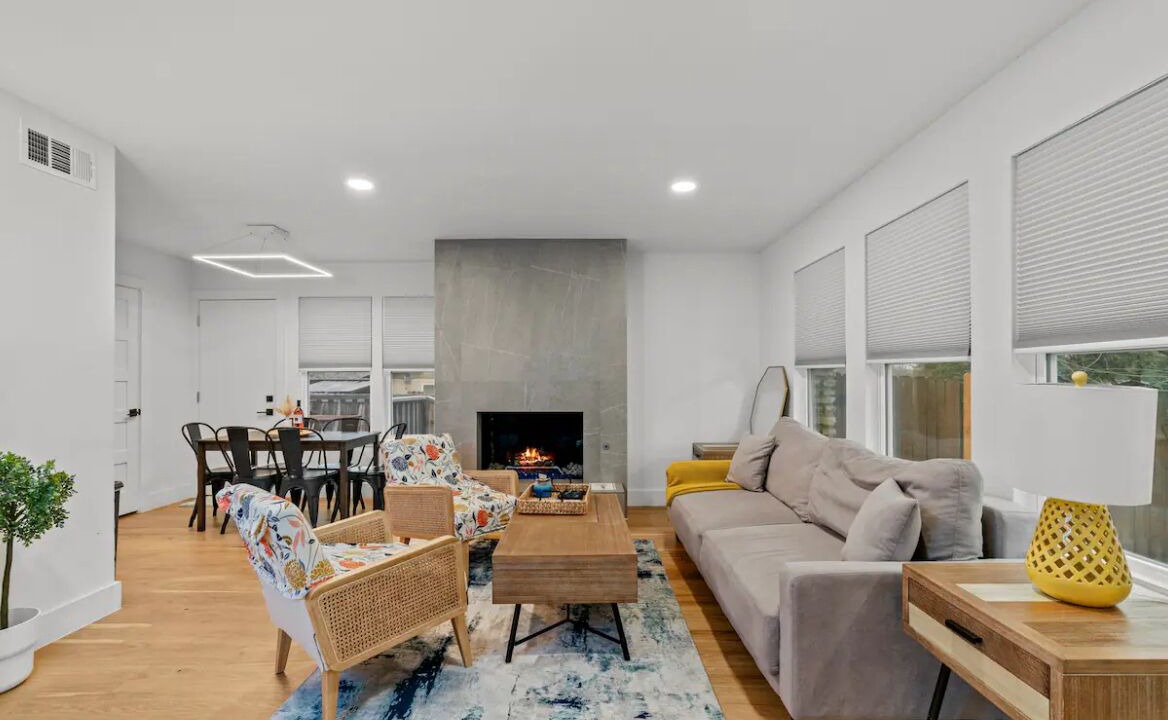 Photo of Livingroom in McNeil