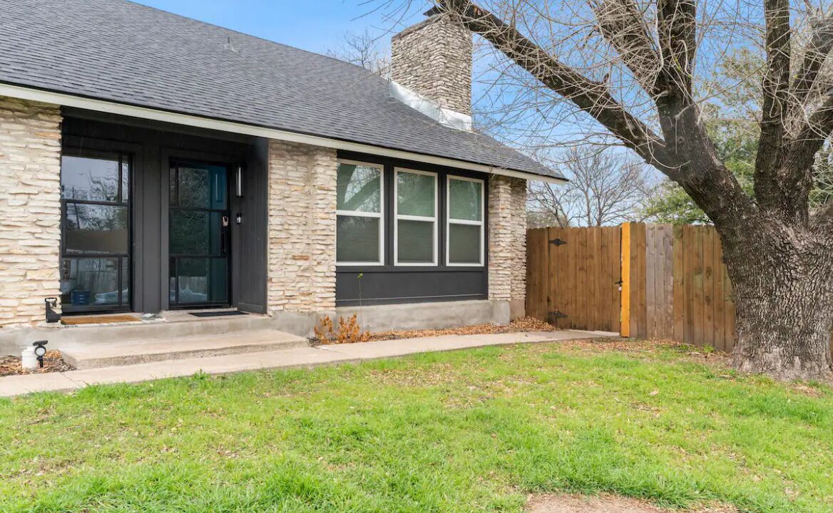 Photo of Outdoor in McNeil