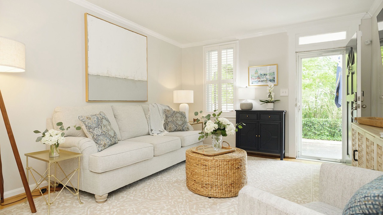 Photo of Livingroom in Murray Hill