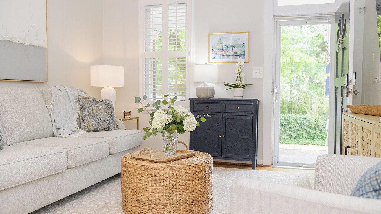 Photo of Livingroom in Murray Hill
