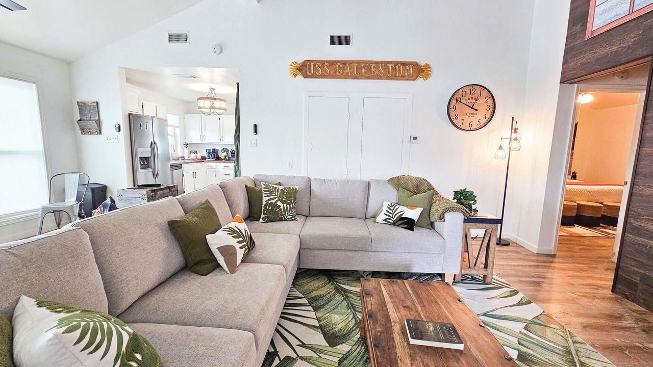 Photo of Livingroom in Jamaica Beach