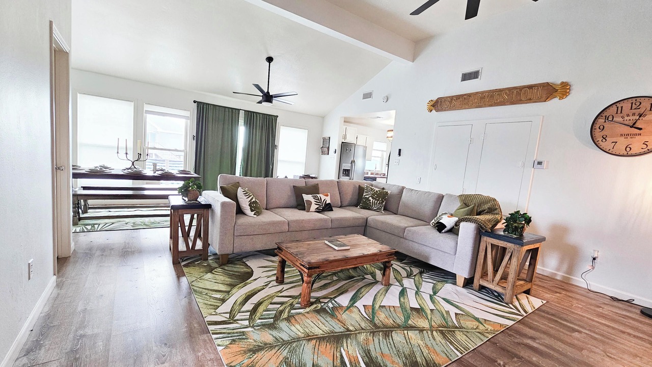 Photo of Livingroom in Jamaica Beach