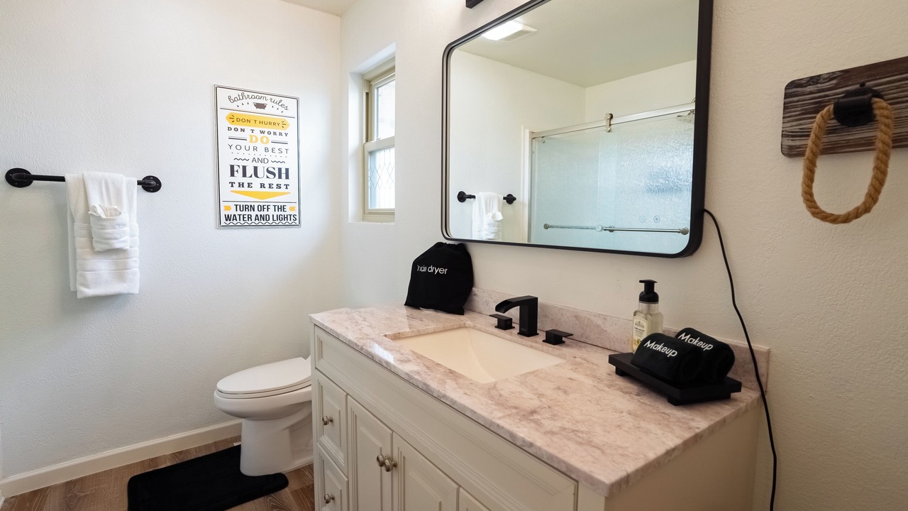 Photo of Bathroom in Jamaica Beach