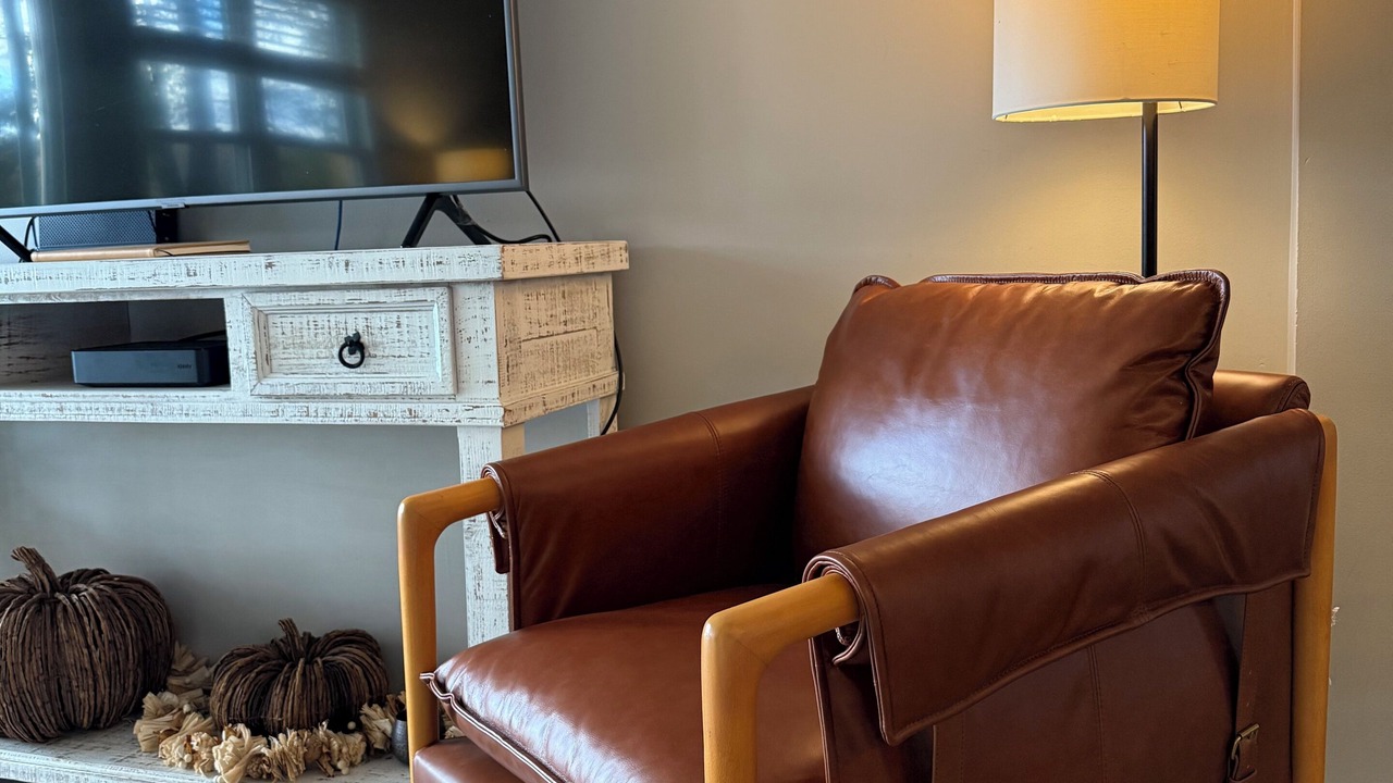 Photo of Livingroom in Oakland