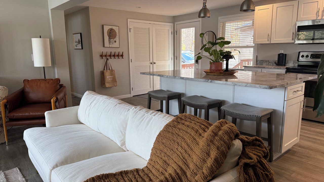 Photo of Livingroom in Oakland