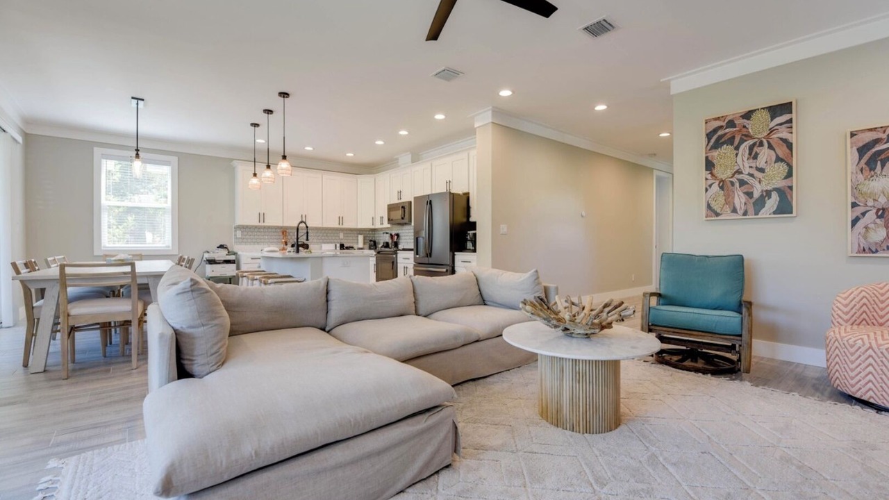 Photo of Livingroom in Midtown