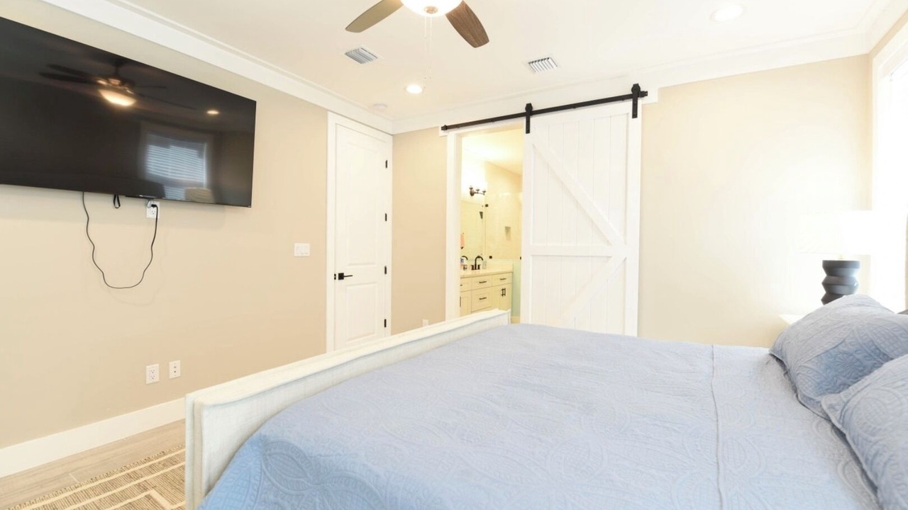 Photo of Bedroom in Midtown