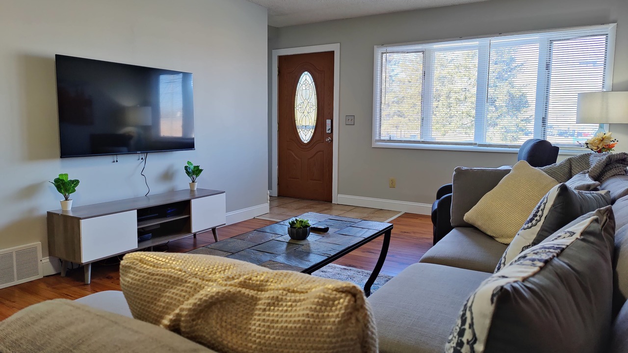 Photo of Livingroom in Elmira