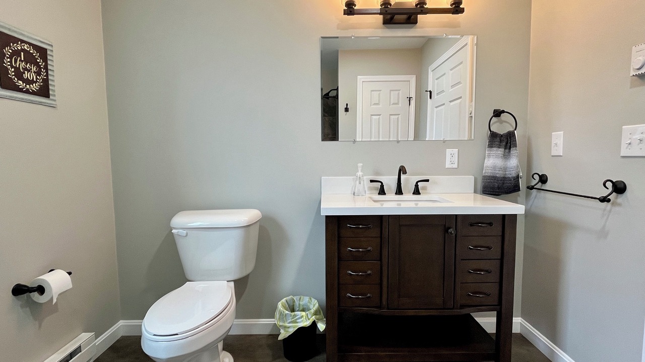 Photo of Bathroom in Linneus
