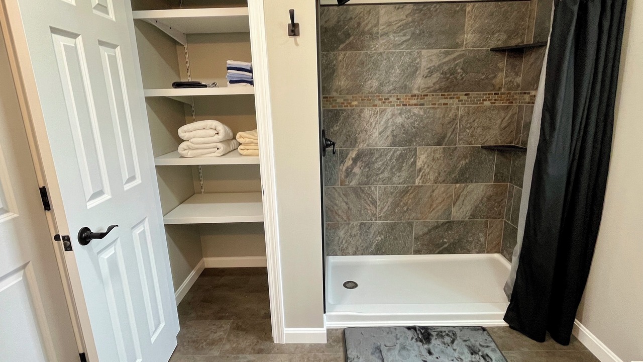 Photo of Bathroom in Linneus