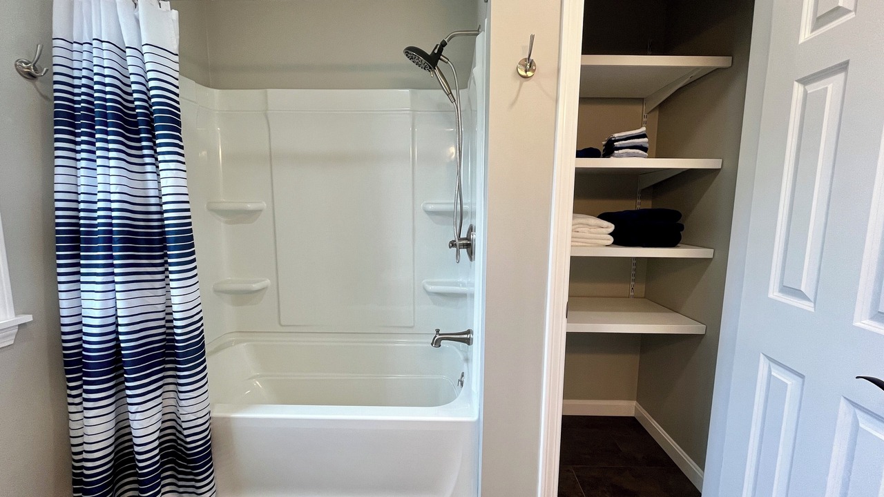 Photo of Bathroom in Linneus