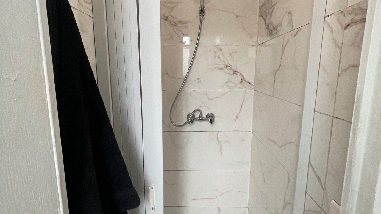 Photo of Bathroom in Villeneuve-le-Roi