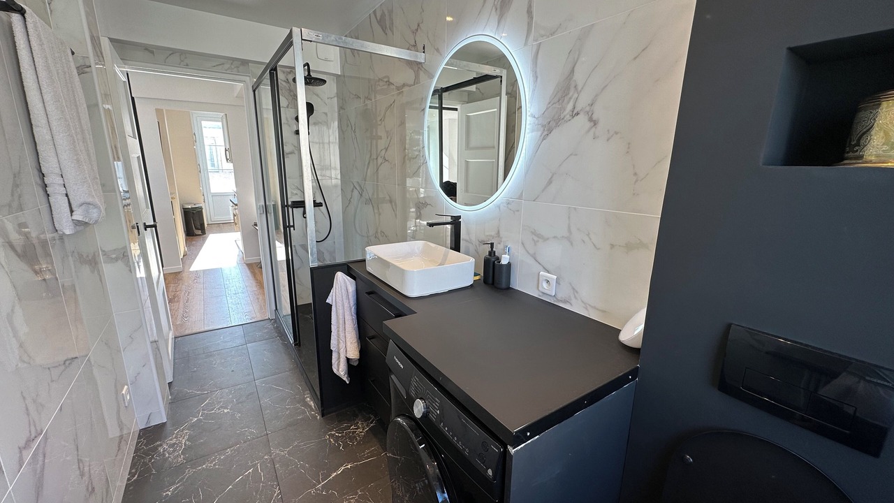 Photo of Bathroom in Centre Ville