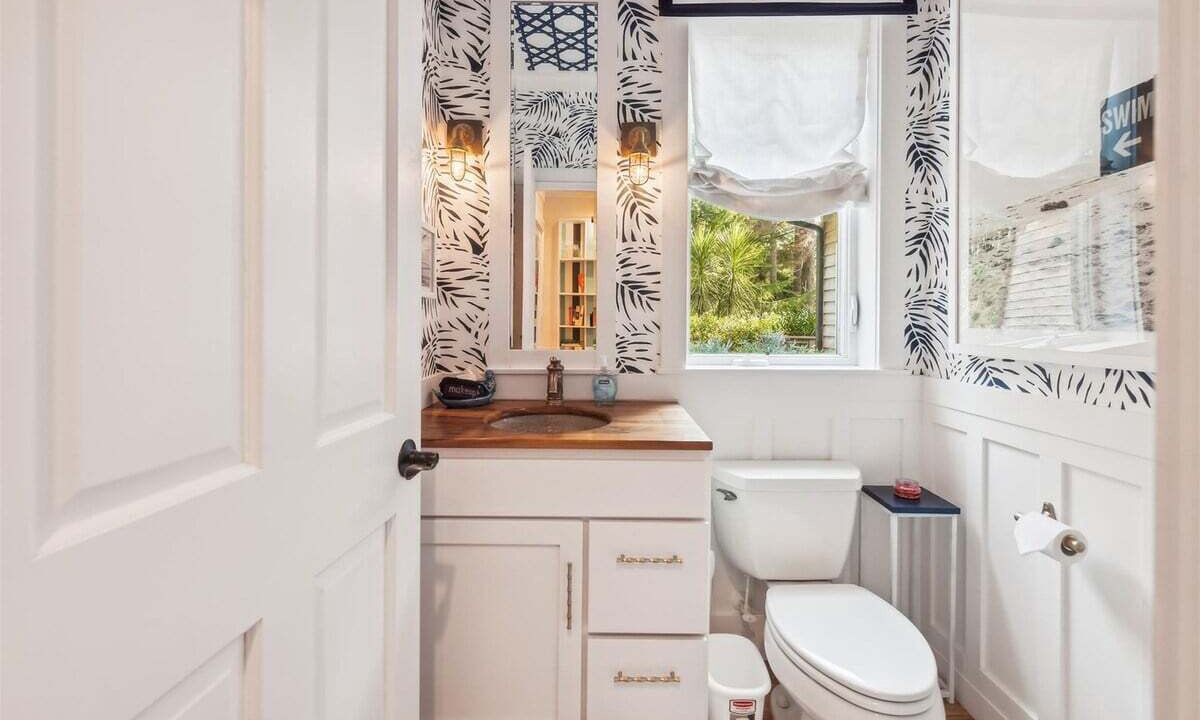 Photo of Bedroom in Arch Cape