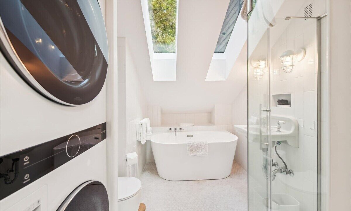 Photo of Bathroom in Arch Cape