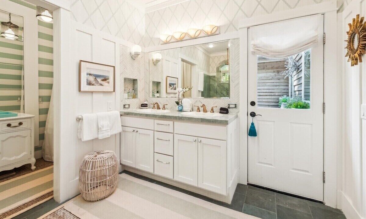 Photo of Bathroom in Arch Cape