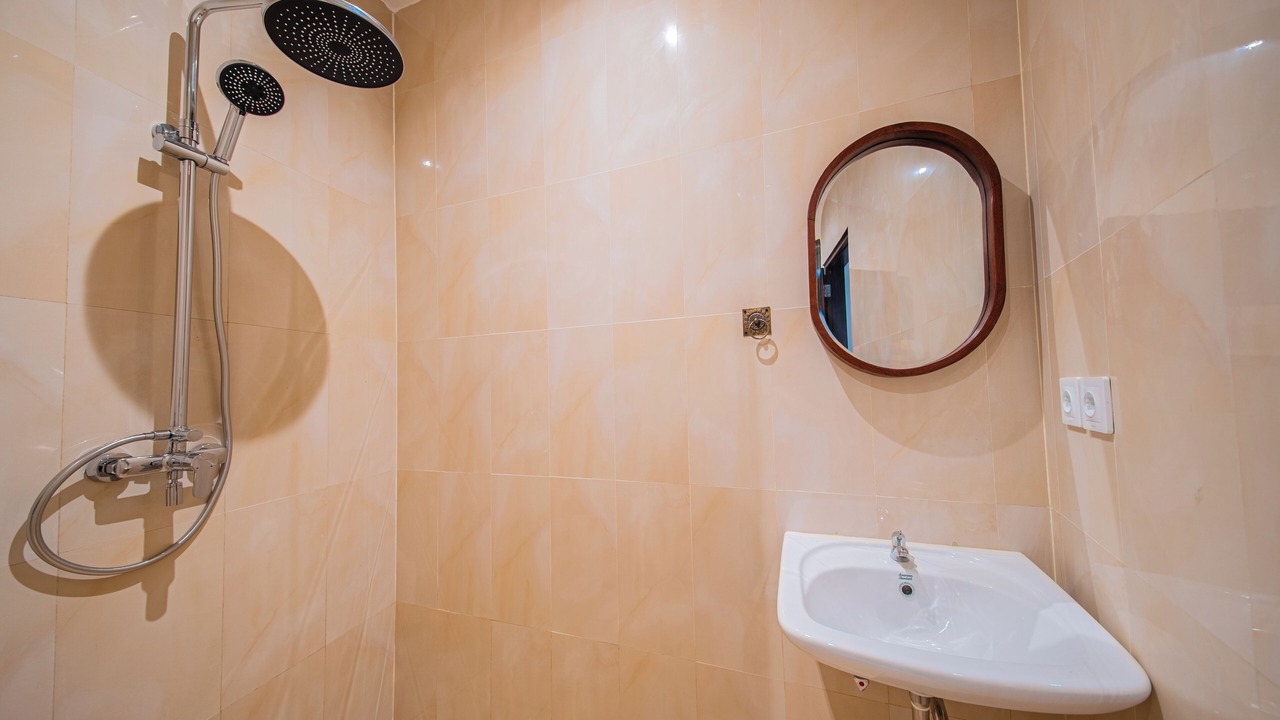 Photo of Bathroom in Singakerta