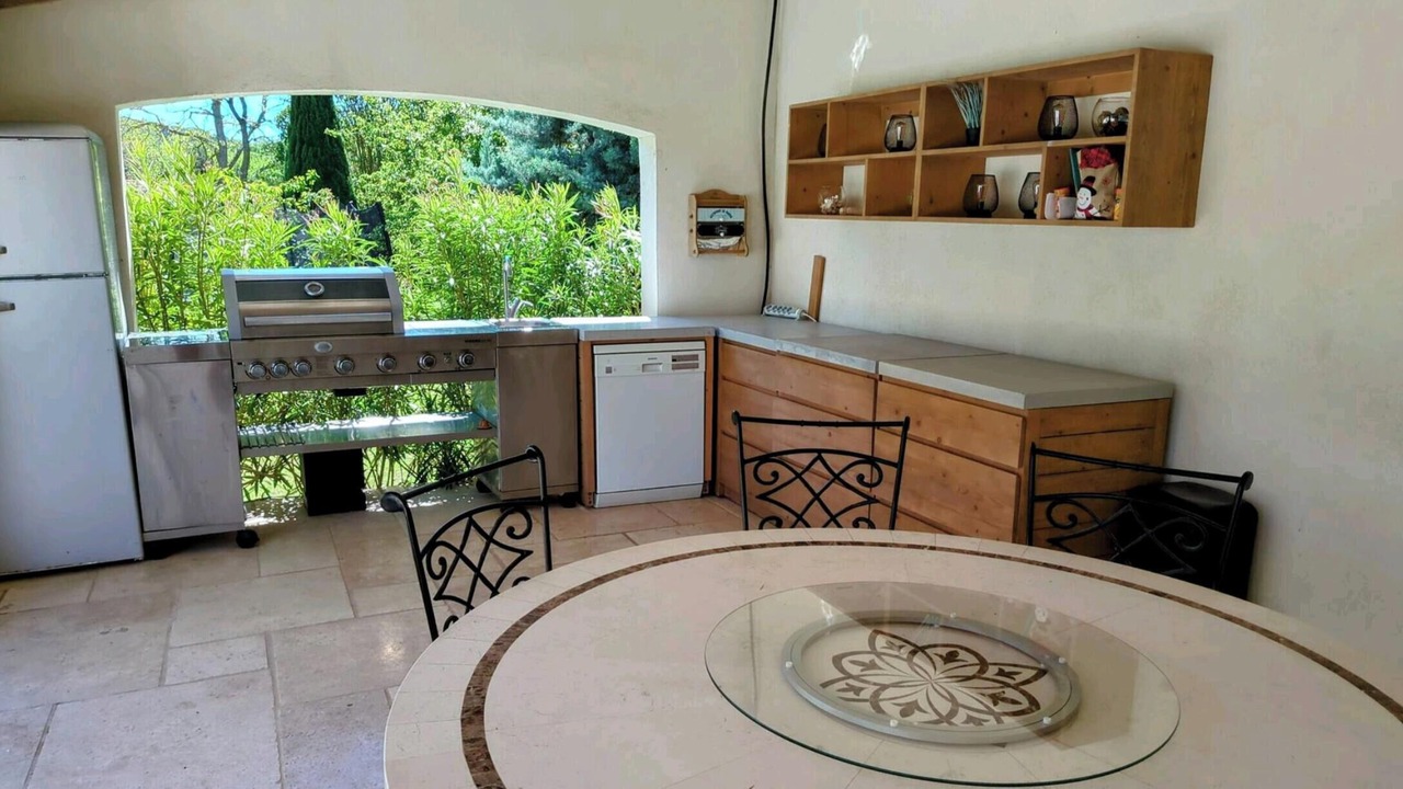 Photo of Outdoor in Cabries