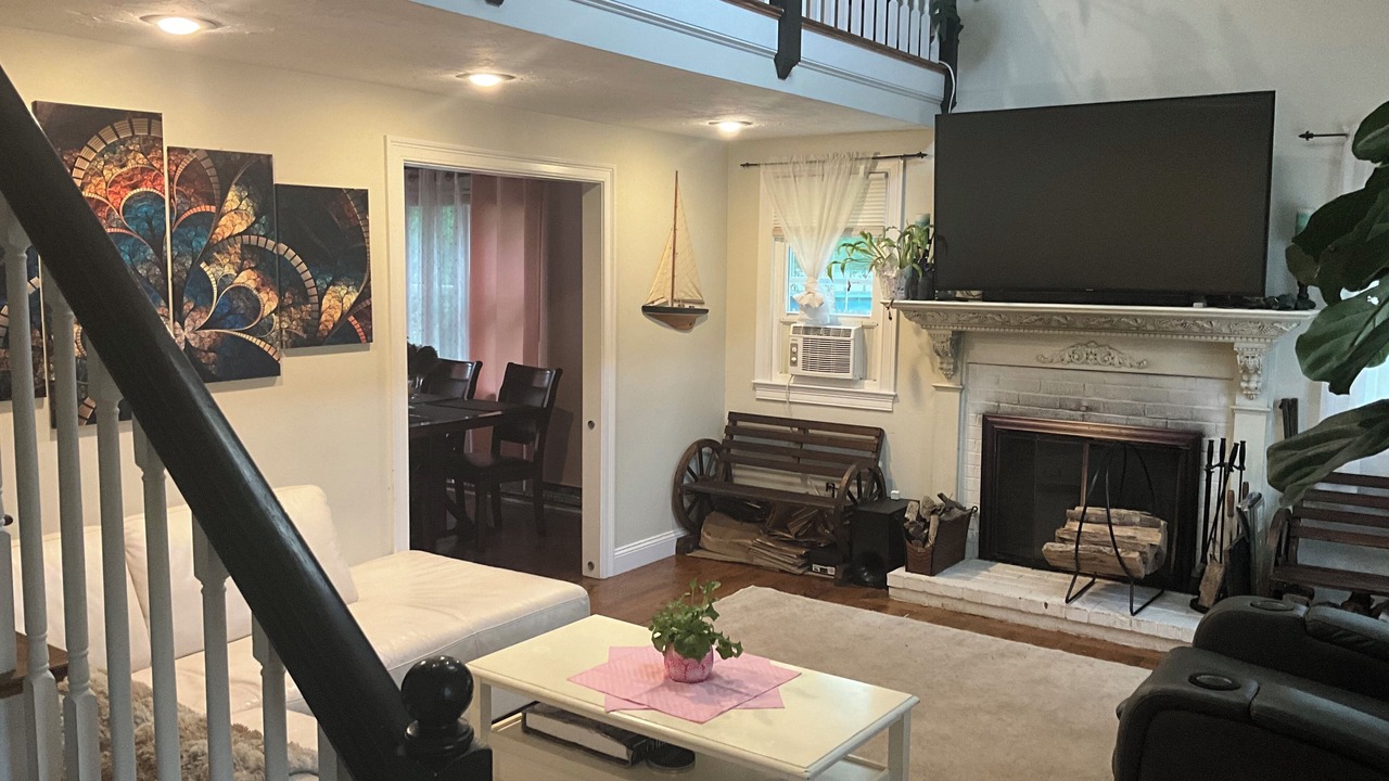 Photo of Livingroom in Forestdale