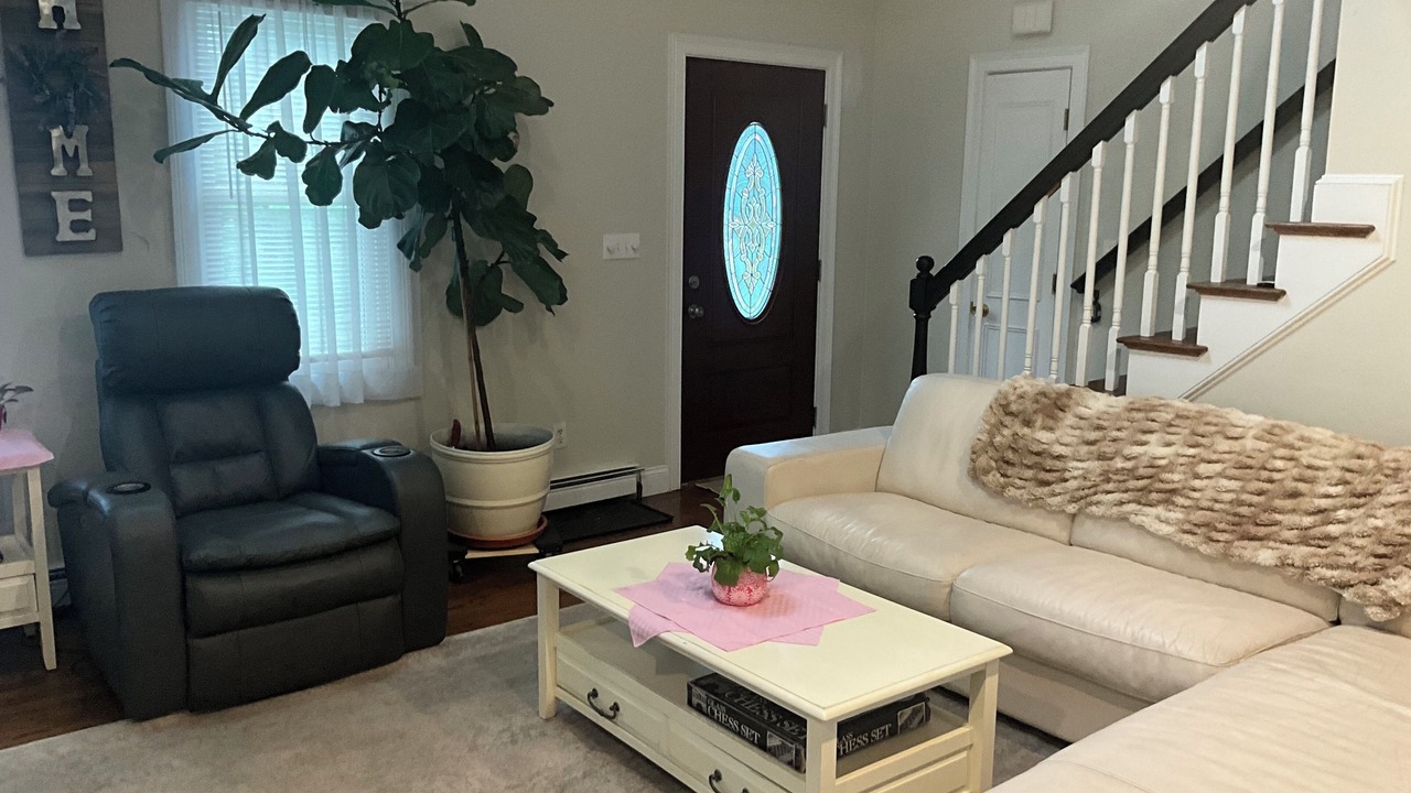 Photo of Livingroom in Forestdale