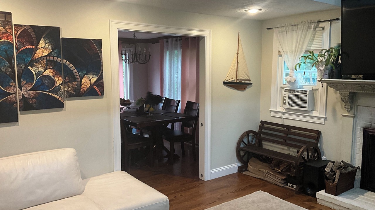 Photo of Livingroom in Forestdale